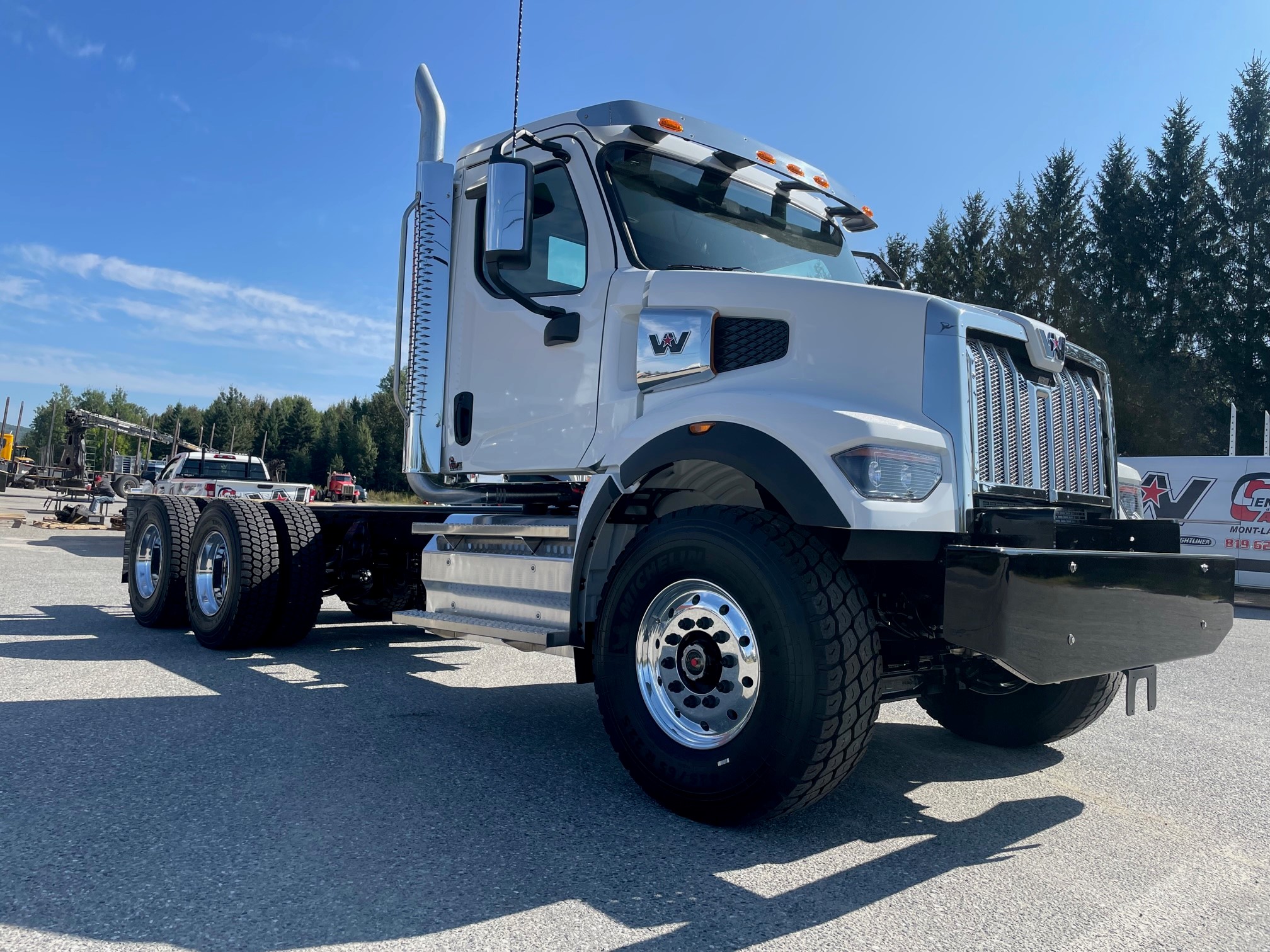 WESTERN STAR 47X 2024 AVEC EQUIPEMENT A NEIGE ELP