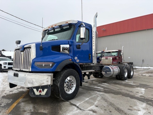 WW5438 WESTERN STAR 47X 2027 BLEU