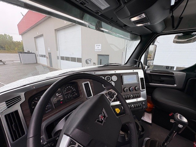 WT8486 WESTERN STAR 49X FARDIER 2026