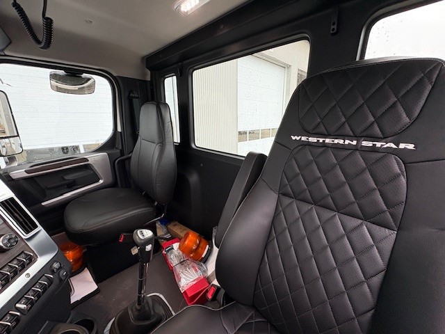 WT8486 WESTERN STAR 49X FARDIER 2026