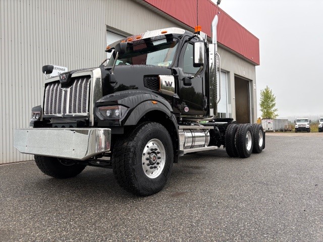 WT8451 WESTERN STAR 49X 2026 NOIR