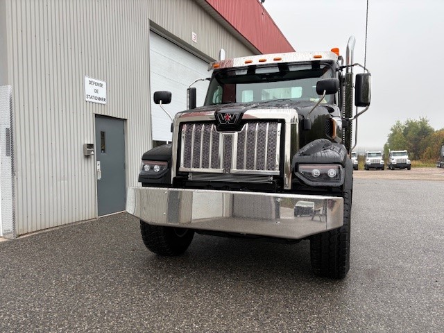 WT8451 WESTERN STAR 49X 2026 NOIR